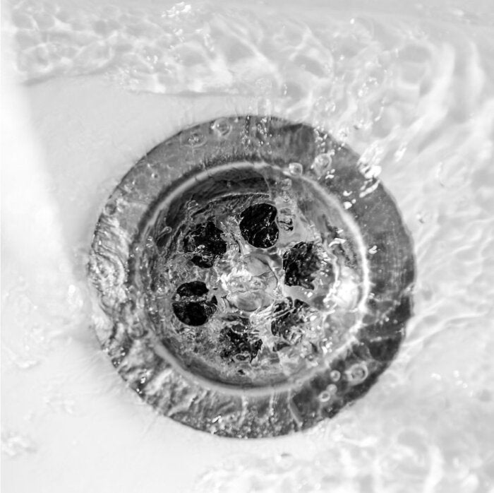 Rincez à l'eau